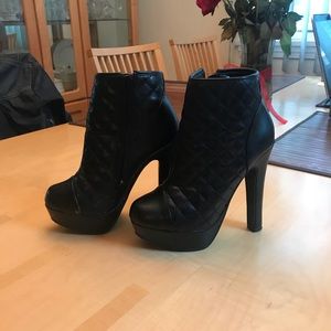 Steve Madden black leather heel boots
